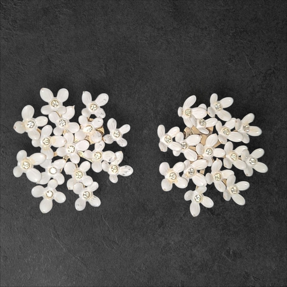 Vintage‎ White Enamel Rhinestone Flower Clip On Earrings Gold Tone Retro Floral